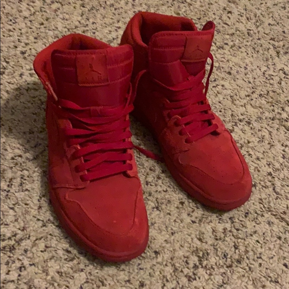 Jordan 1 Retro Red Suede